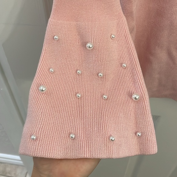 NWT Dressbarn Roz & Ali Light Pink Sweater with Pearled Bell Sleeves - Picture 3 of 5